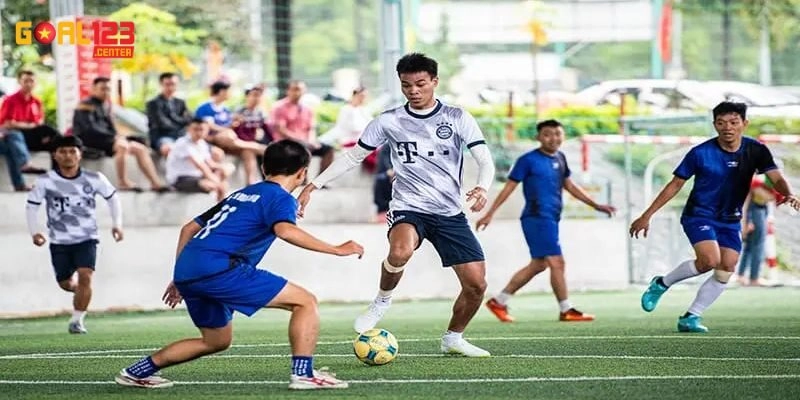 Bóng đá sân 5 người đang rất được ưa chuộng