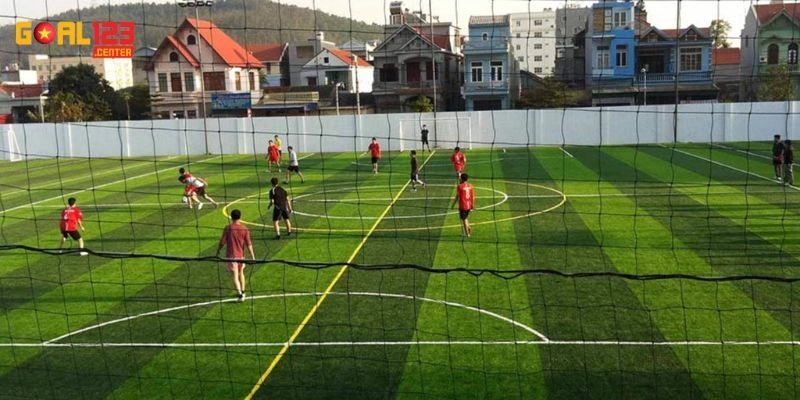 Điều chỉnh kích thước sân bóng đá 7 người thực tế